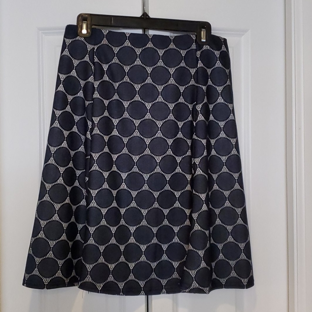 Womens Navy and white flair skirt.